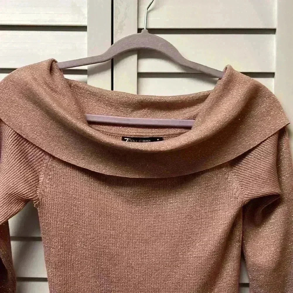 New York & Company Sweater - Size M - Picture 5 of 5